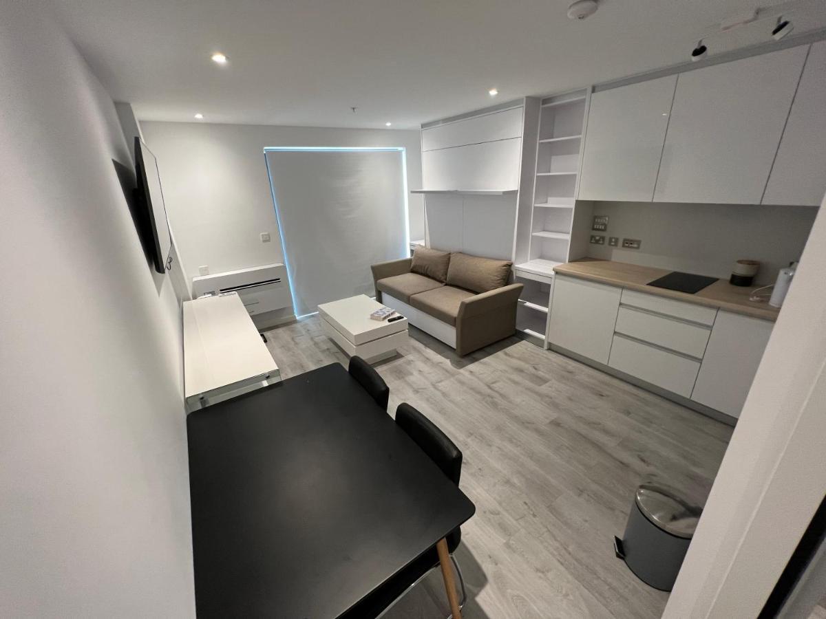 Modern Studio Apartment In Gibraltar - The Hub Exterior photo